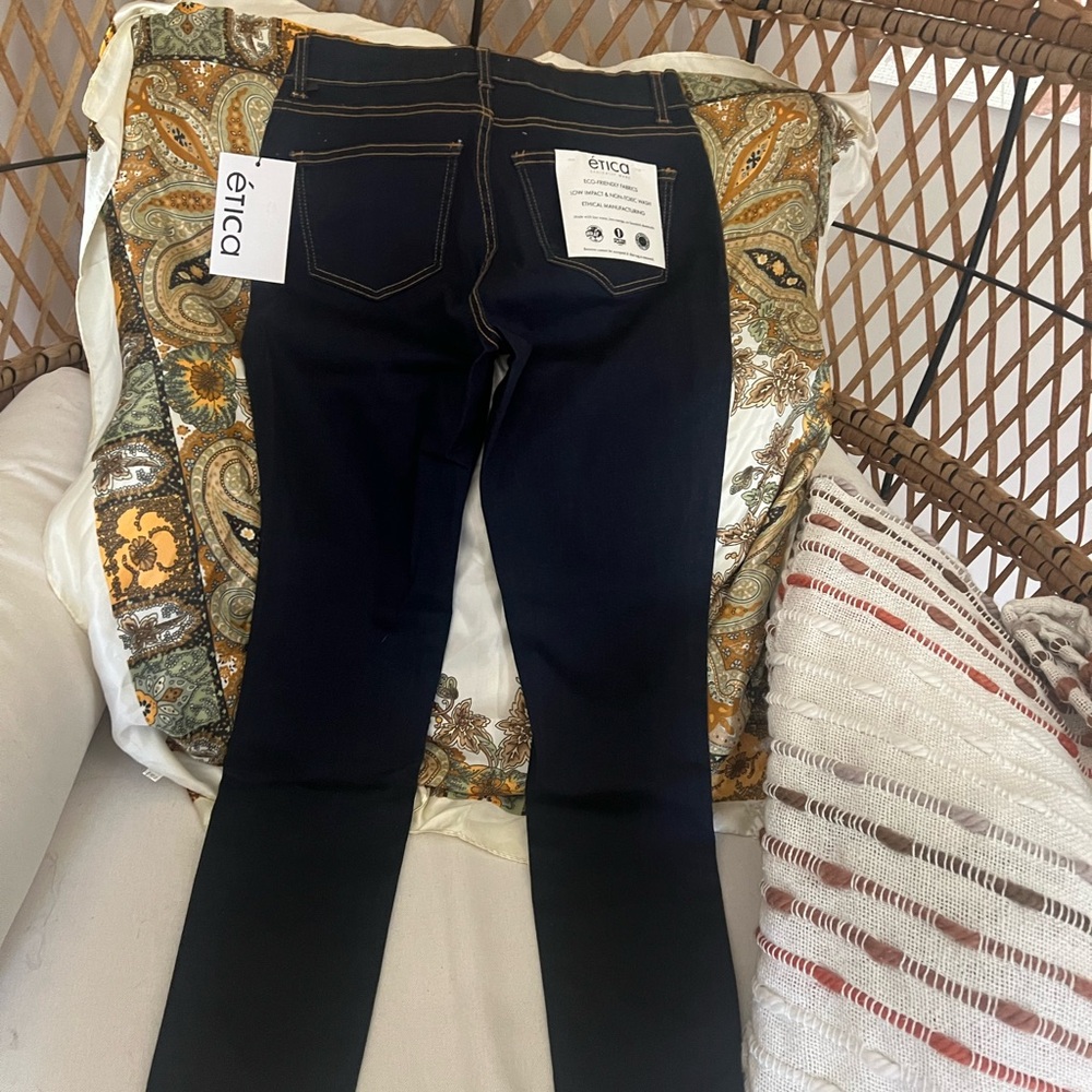 Ética High-Rise Black Slim Straight Jeans – Size 2 – Brand new with tags!